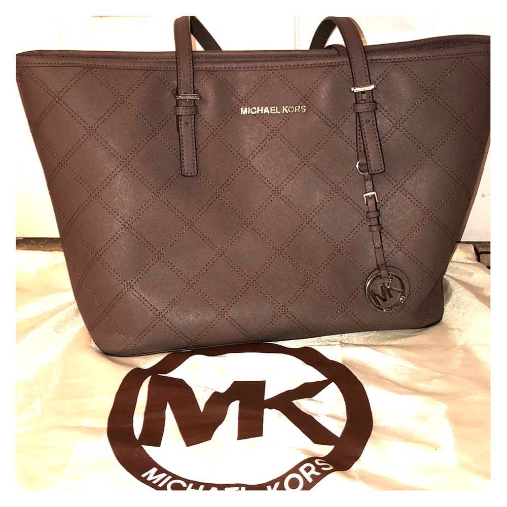 MICHAEL KORS JET SET TRAVEL TOP ZIP HANDBAG BAG